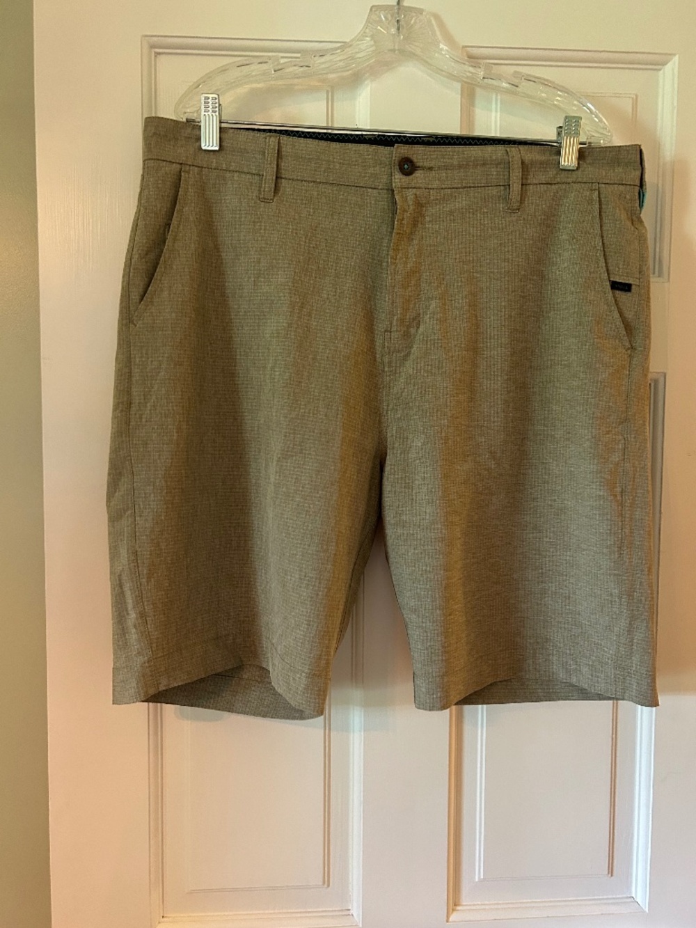 VISSLA MENS SHORTS MADE FROM UPCYCLED PLASTIC BOTTLES SIZE 36